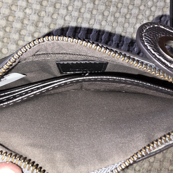 Joy Susan Metalic Gray Crossbody Wristlet NWT - Picture 8 of 9